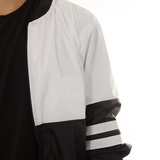 CHAQUETA MR BEISBOLERA IMPERMEABLE BLANCA CON NEGRO