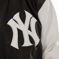 CHAQUETA LV POLIURETANO NEGRA YANKEES